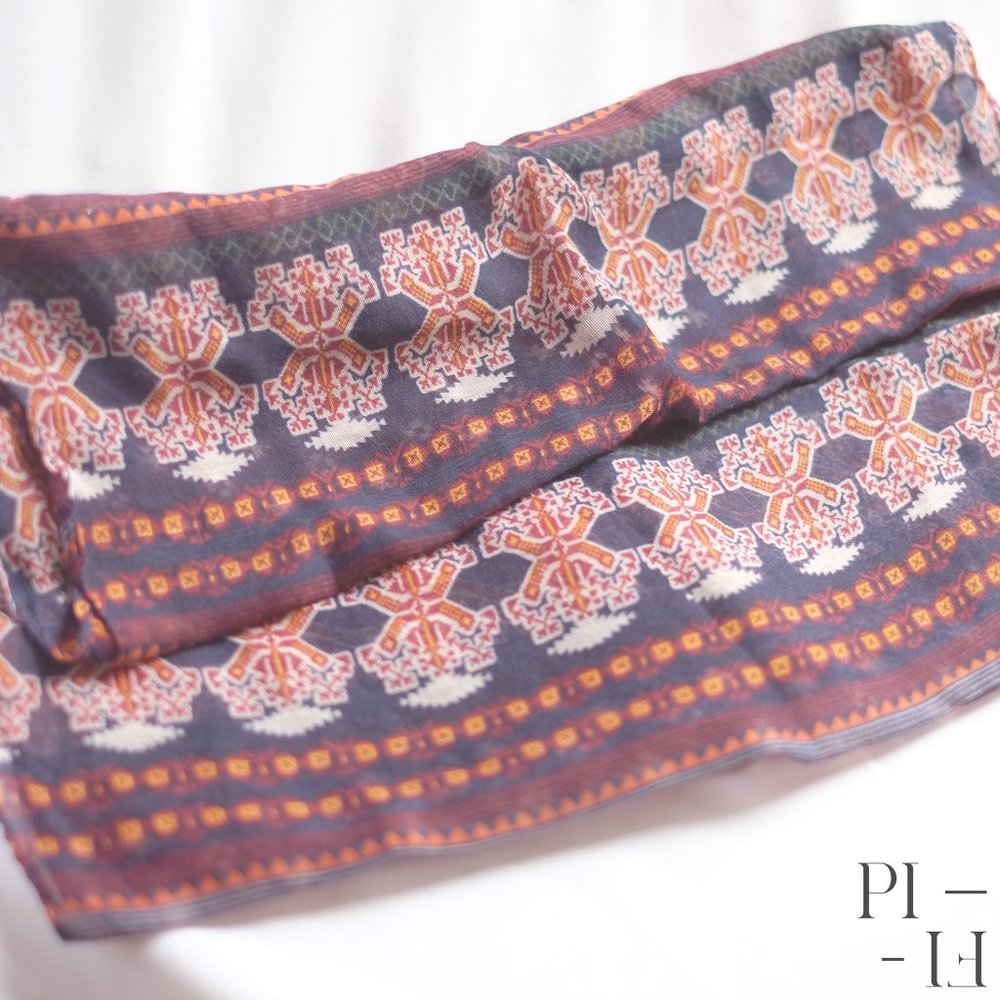 Infinity scarf with pattern burgundy, blue, green